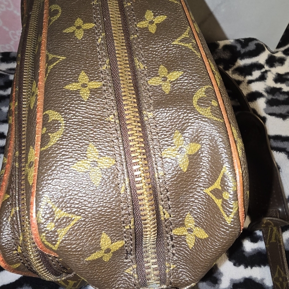 Louis Vuitton Messenger cross-body - Picture 5 of 14